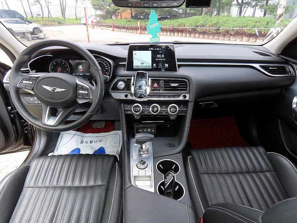 Genesis G70 - Vista 7