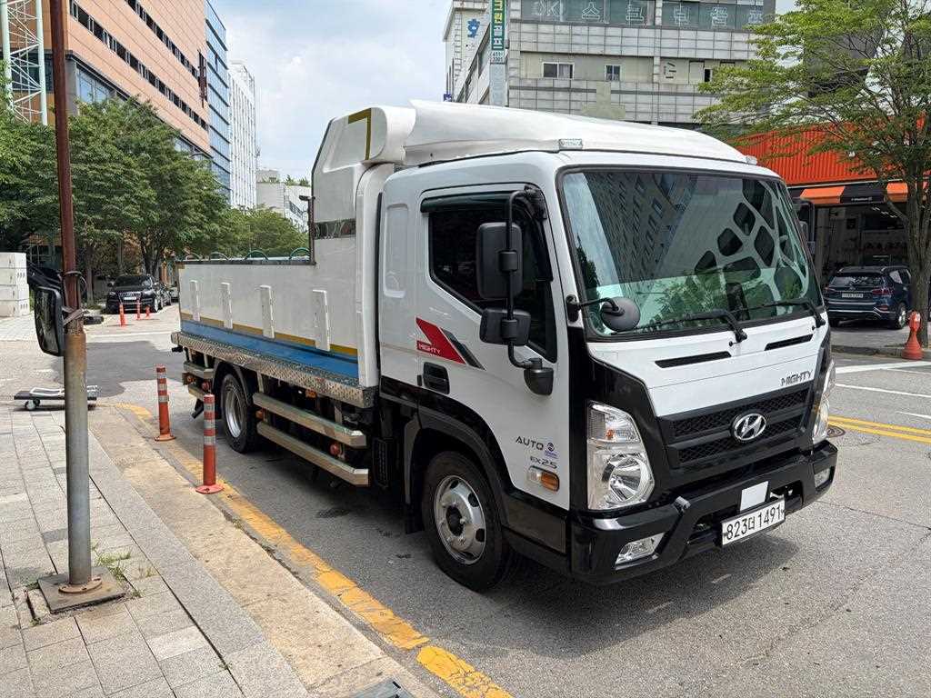 medium and large cargo Live Fish Car - Vista 3