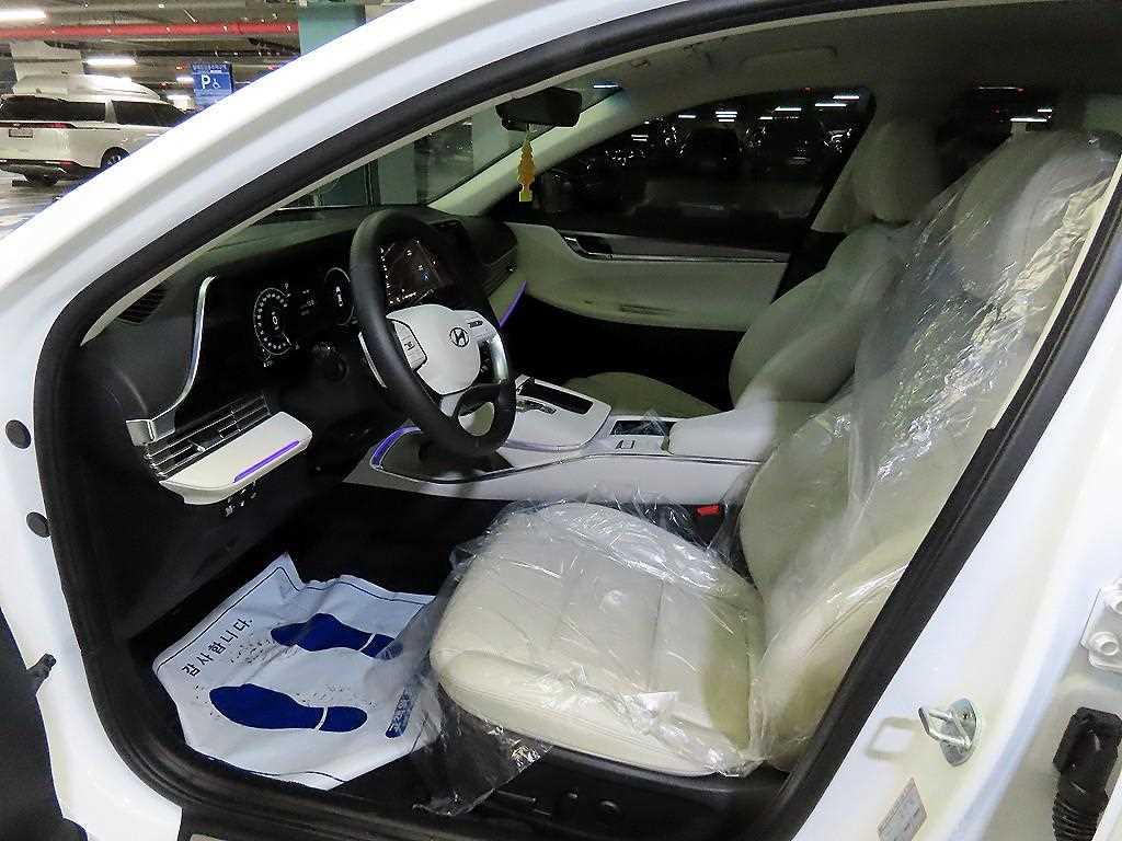 HYUNDAI Grandeur - Vista 7