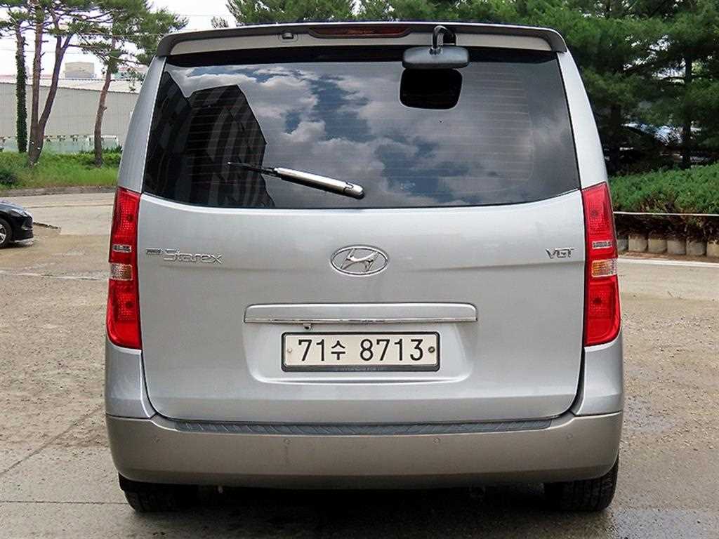 HYUNDAI Starex - Vista 4
