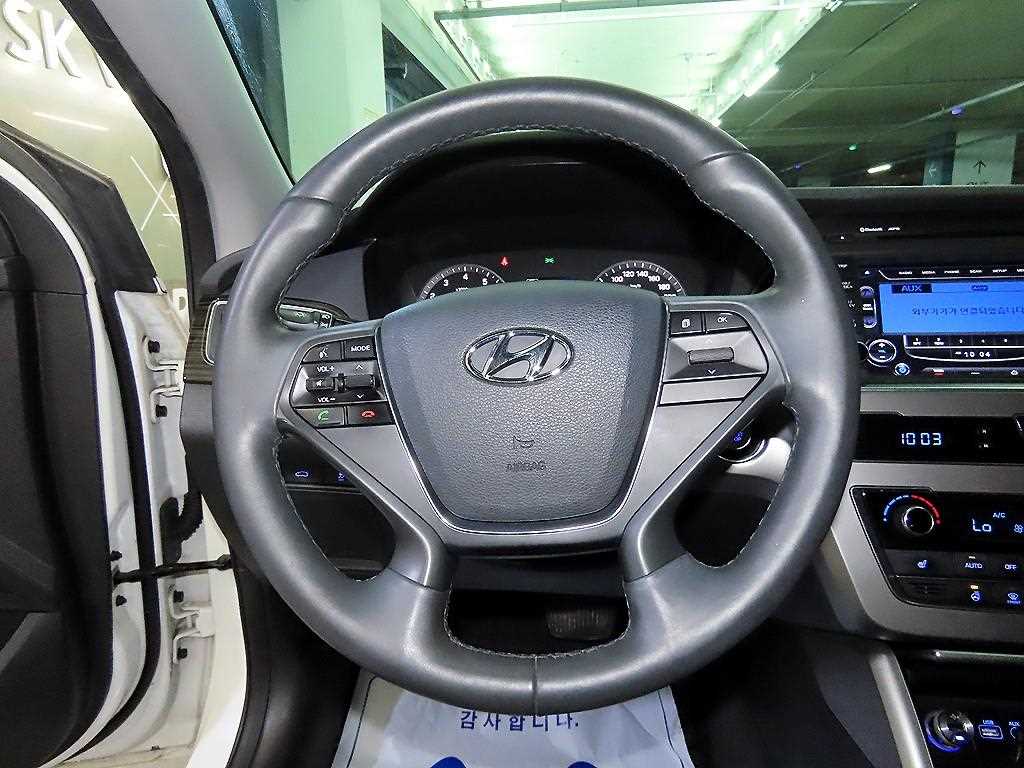 HYUNDAI Sonata - Vista 8