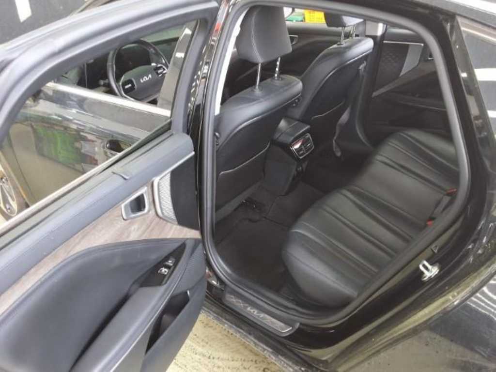 KIA K8 - Vista 5