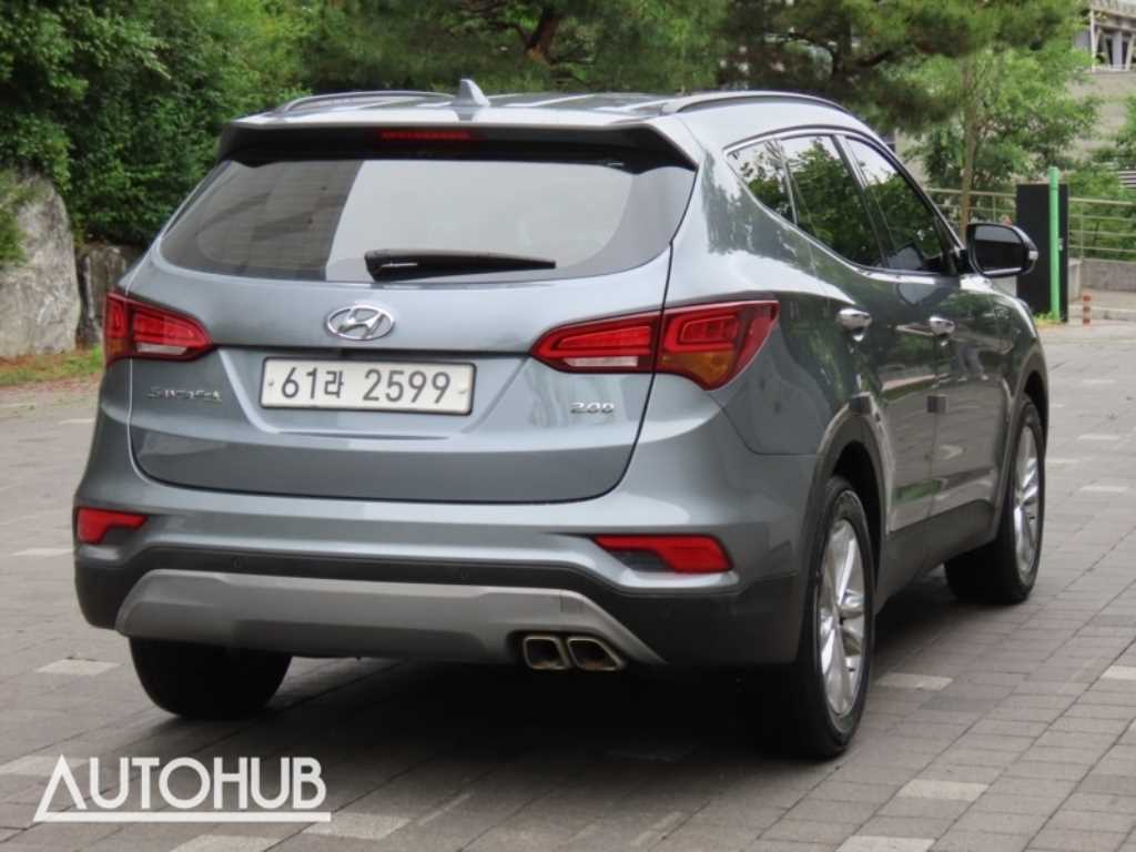 HYUNDAI Santa Fe - Vista 3