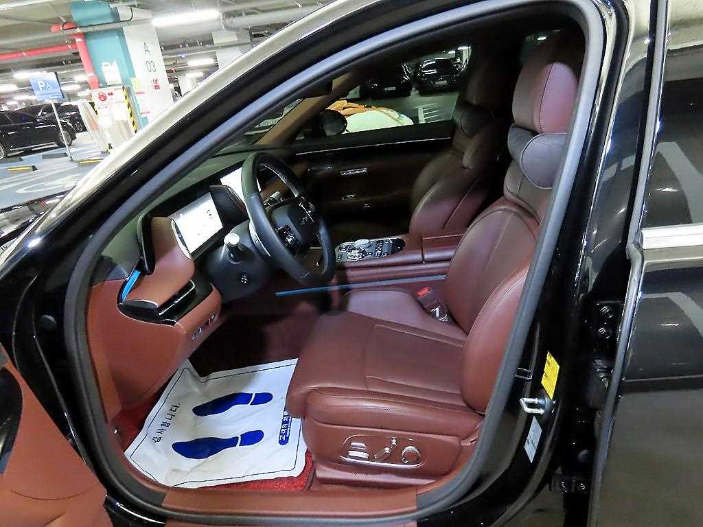 Genesis G90 - Vista 6