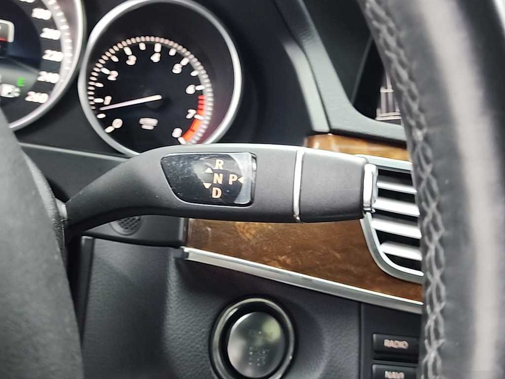 Mercedes Benz E class - Vista 8