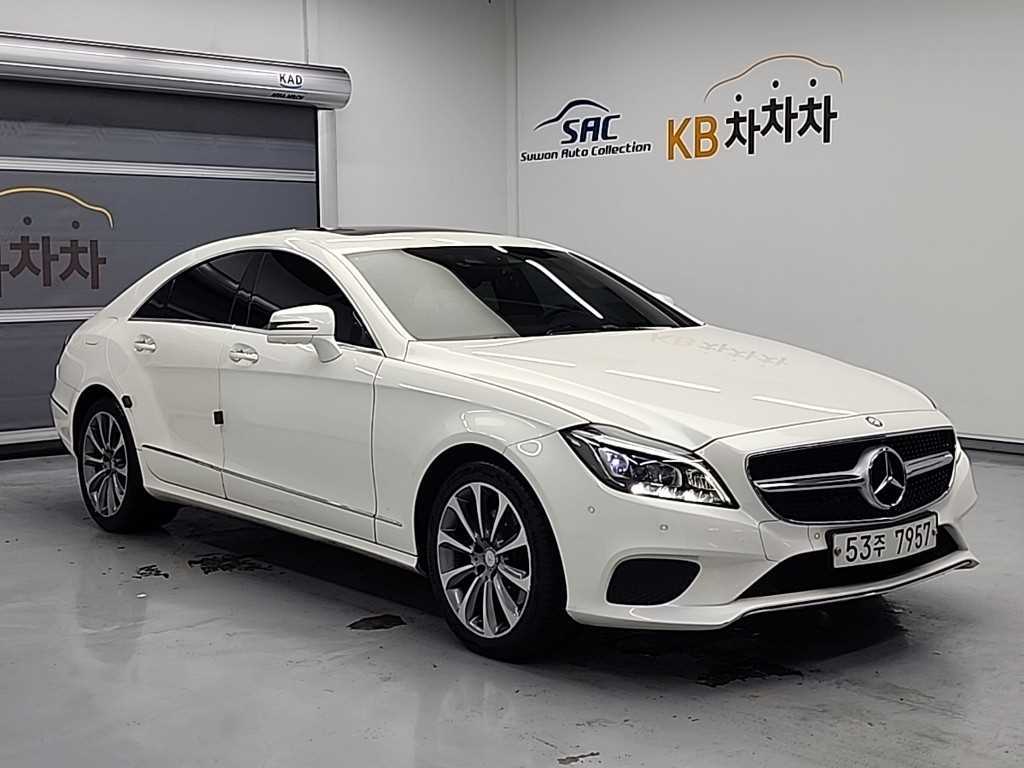 Mercedes Benz CLS Class - Vista 4