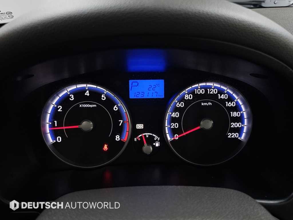 HYUNDAI Verna - Vista 8