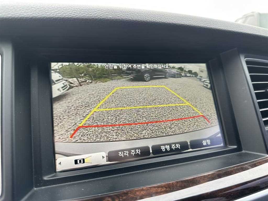 HYUNDAI Genesis - Vista 9