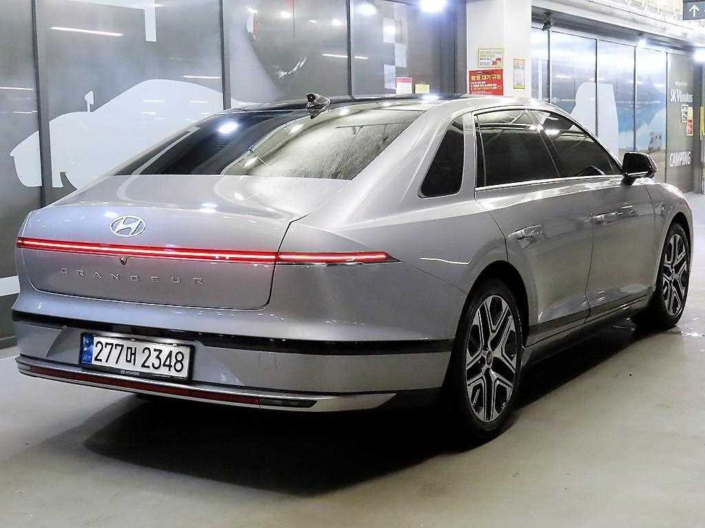 HYUNDAI Grandeur - Vista 5