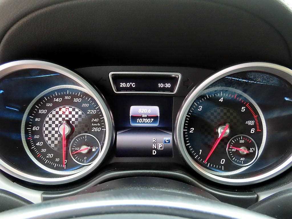 Mercedes Benz GLE Class - Vista 9