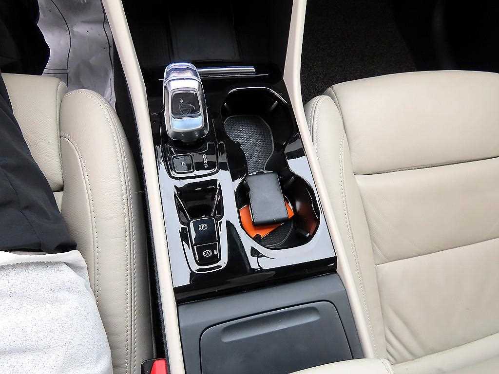 Volvo XC40 - Vista 10