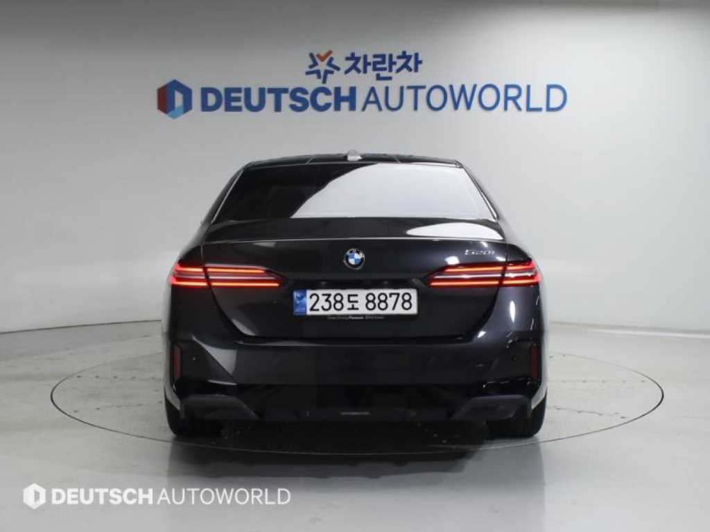 BMW 5 Series - Vista 4