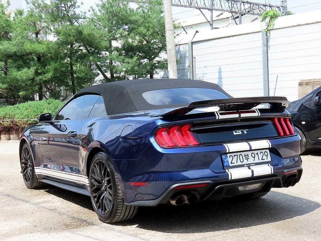 Ford Mustang - Vista 7
