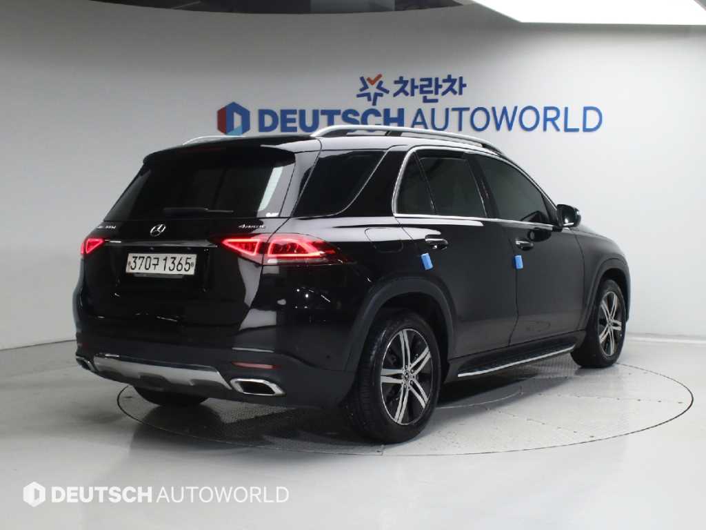 Mercedes Benz GLE Class - Vista 2
