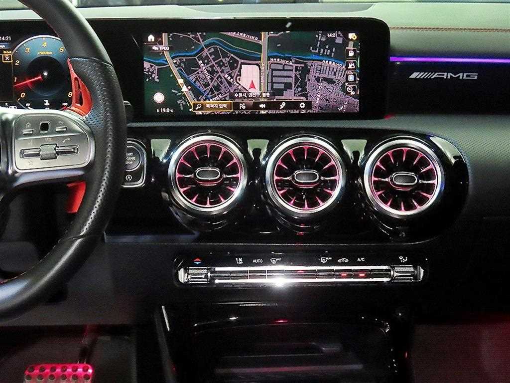 Mercedes Benz CLA Class - Vista 11