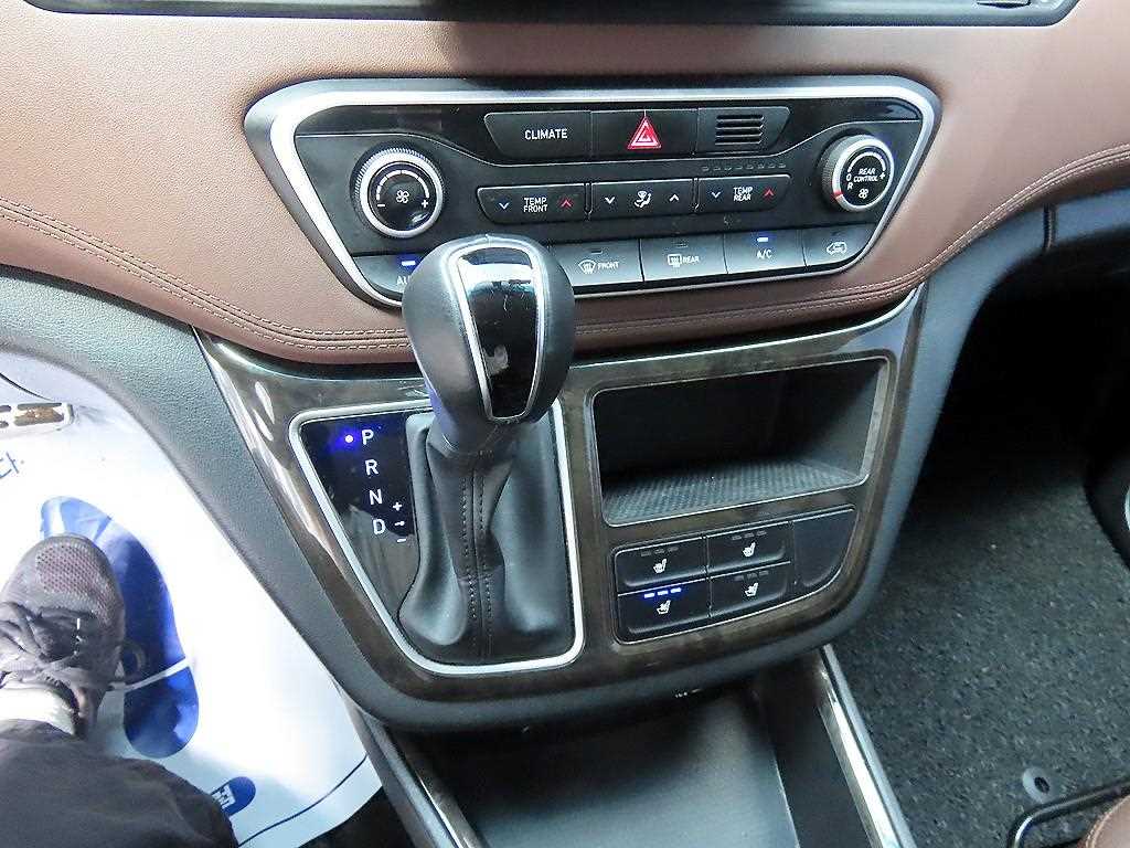 HYUNDAI Starex - Vista 11