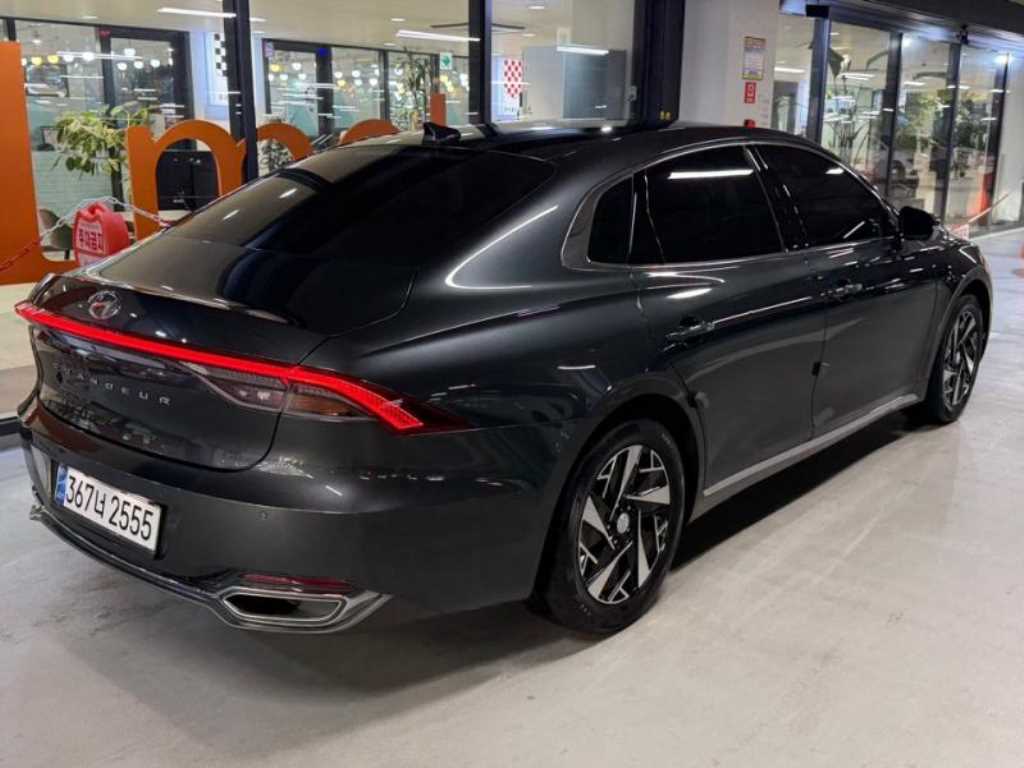 HYUNDAI Grandeur - Vista 4