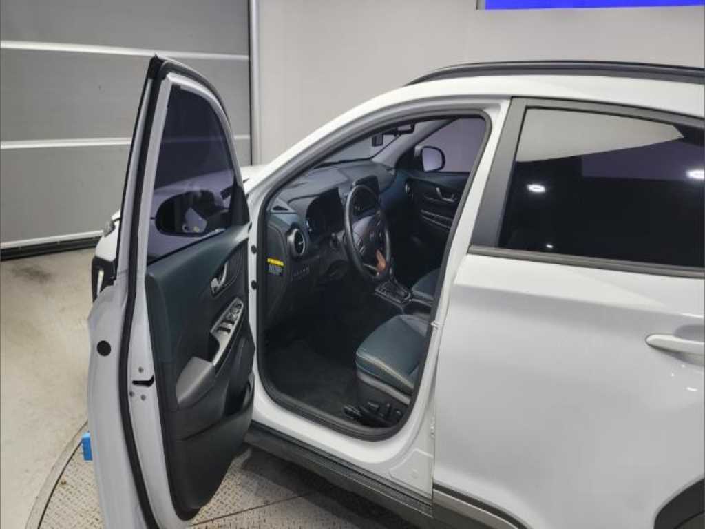 HYUNDAI Kona - Vista 5