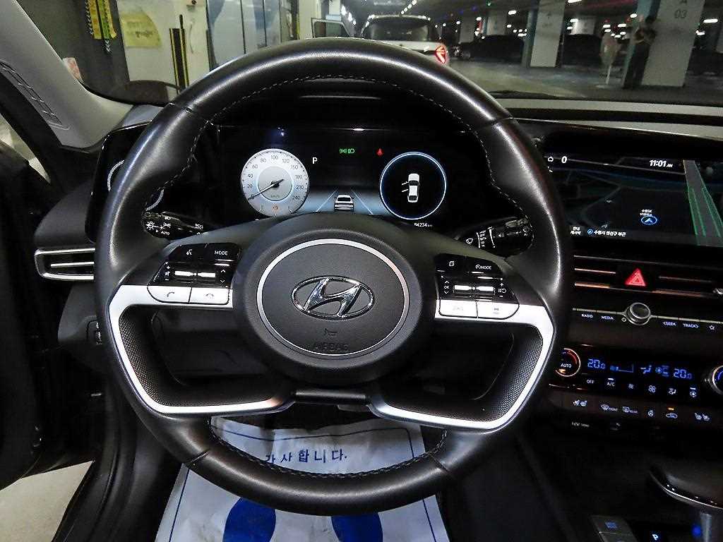 HYUNDAI Avante - Vista 8