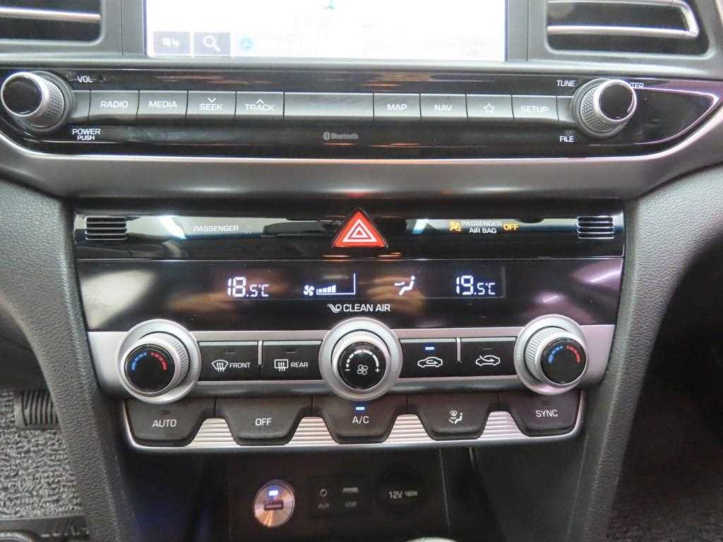 HYUNDAI Avante - Vista 12