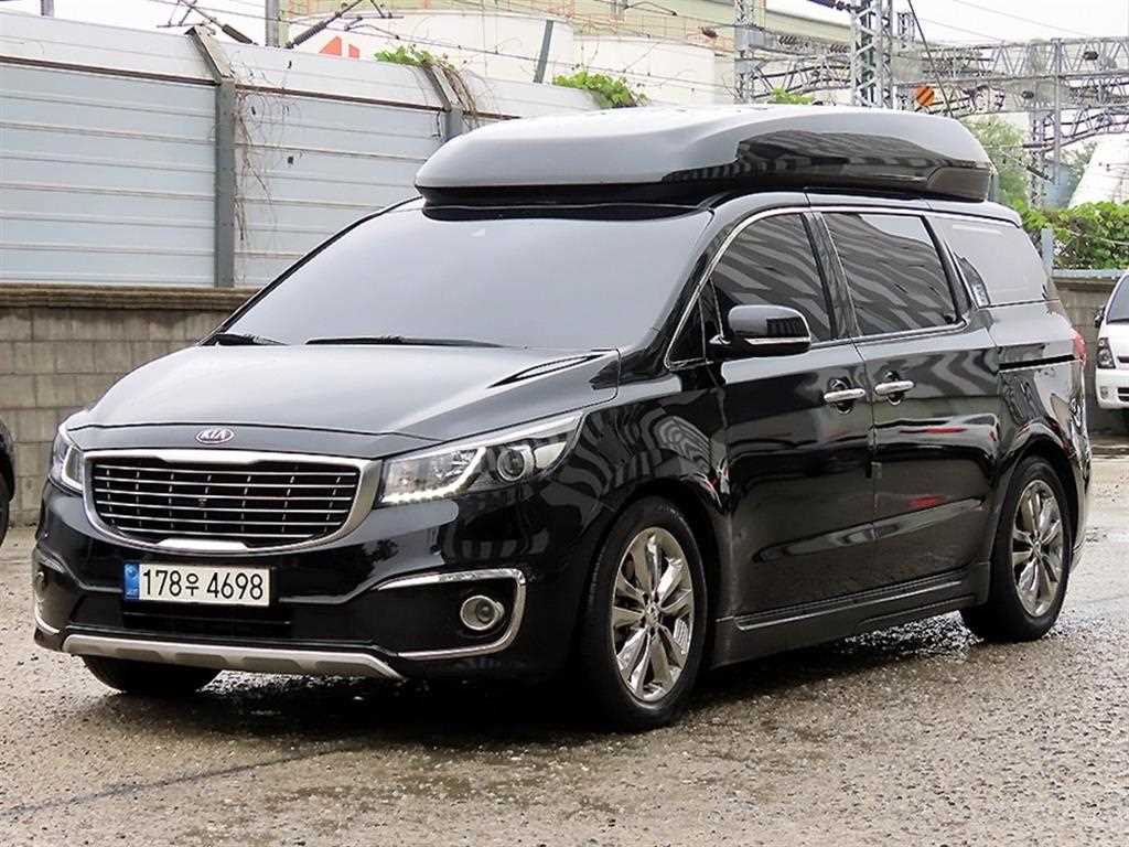 KIA Carnival - Vista 2