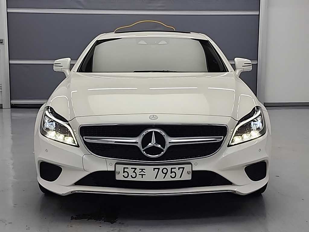 Mercedes Benz CLS Class - Vista 2