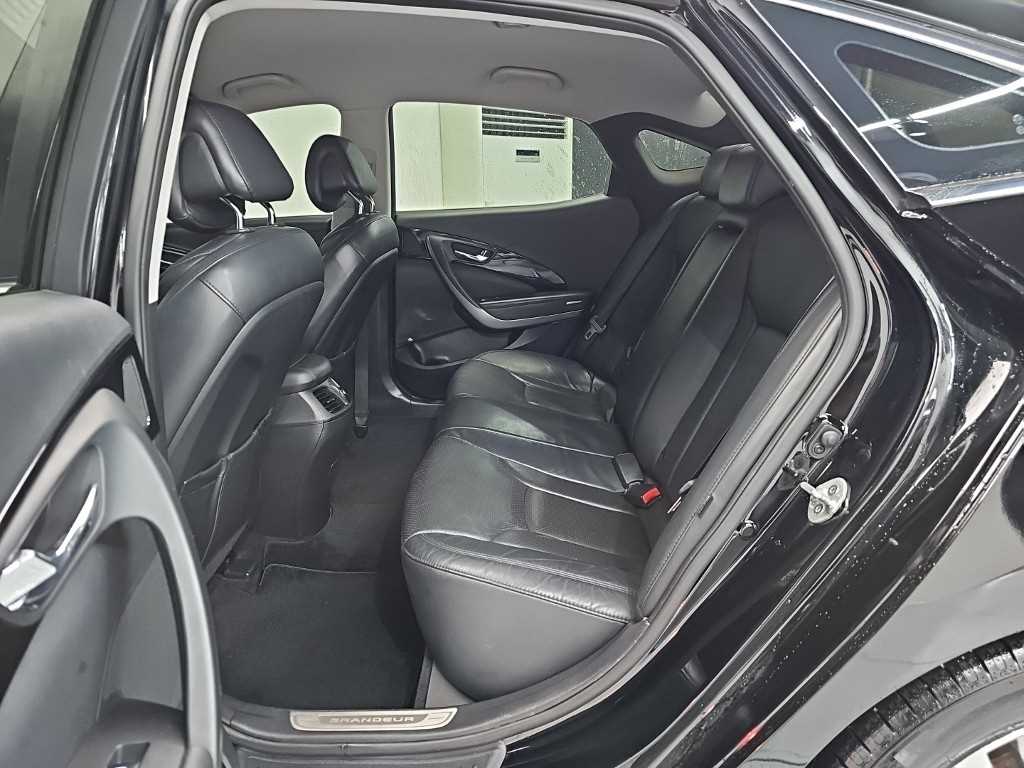 HYUNDAI Grandeur - Vista 12