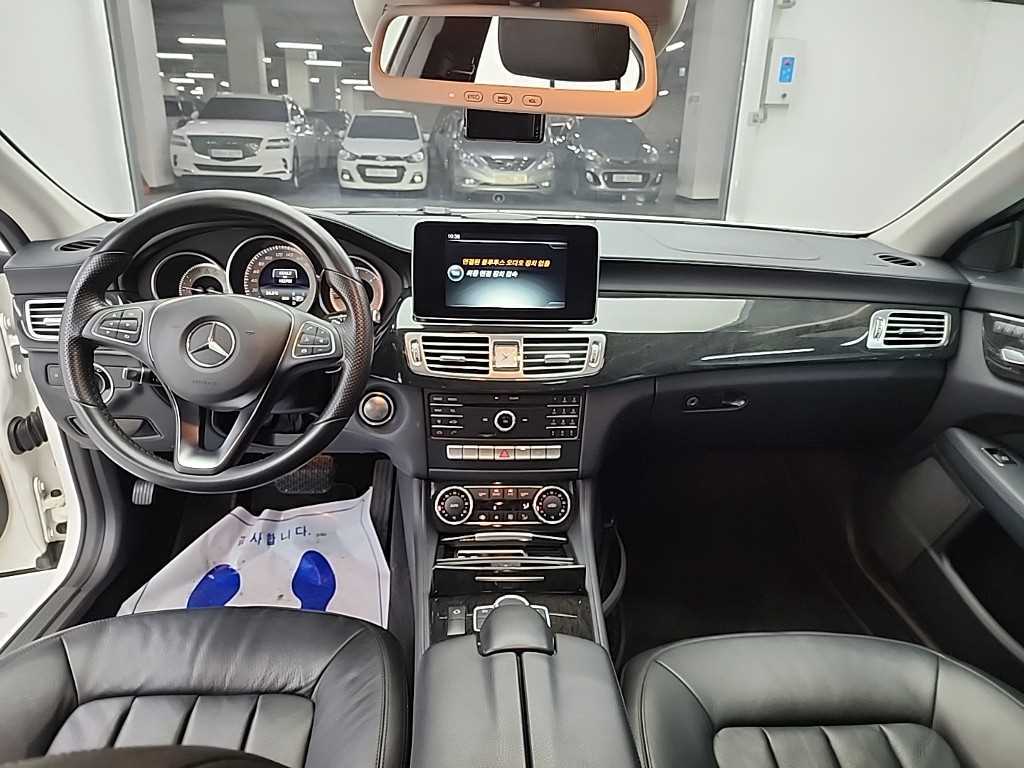 Mercedes Benz CLS Class - Vista 7