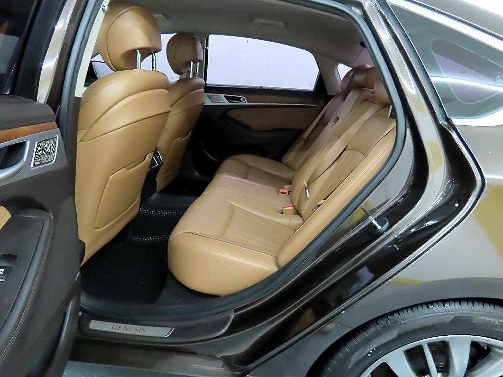 Genesis G80 - Vista 6