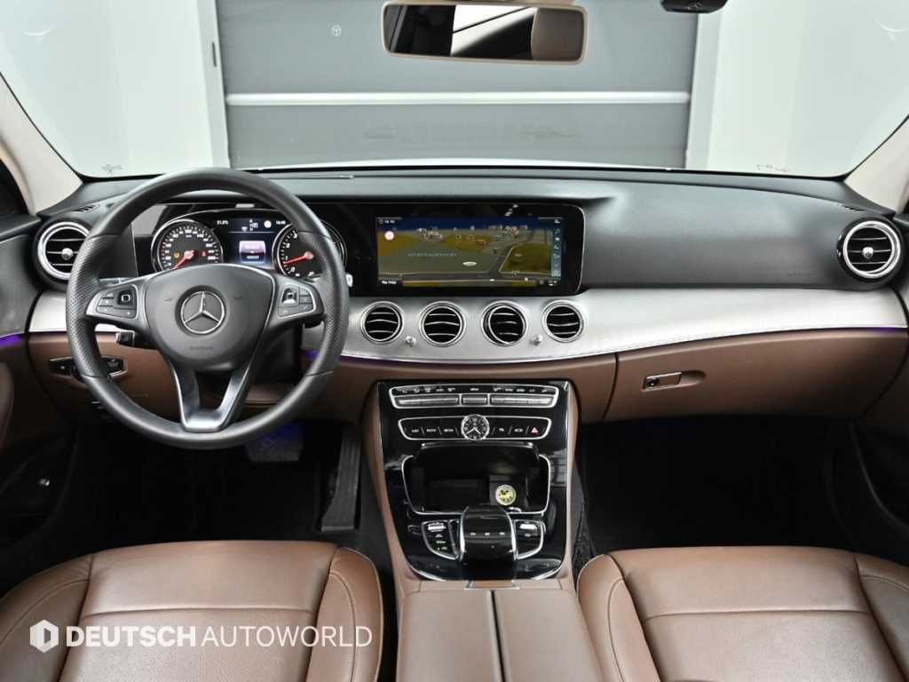 Mercedes Benz E class - Vista 7
