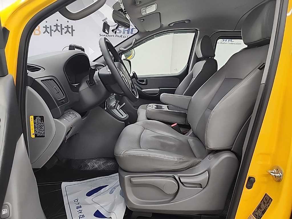 HYUNDAI Starex - Vista 11