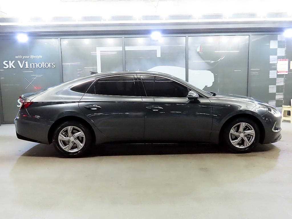 HYUNDAI Sonata - Vista 3