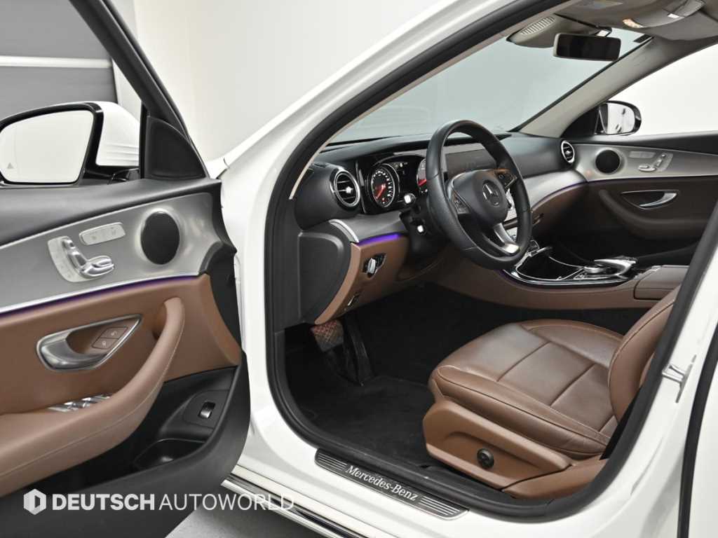 Mercedes Benz E class - Vista 11