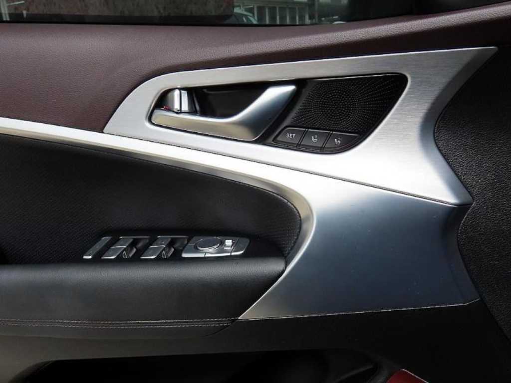 Genesis G70 - Vista 11