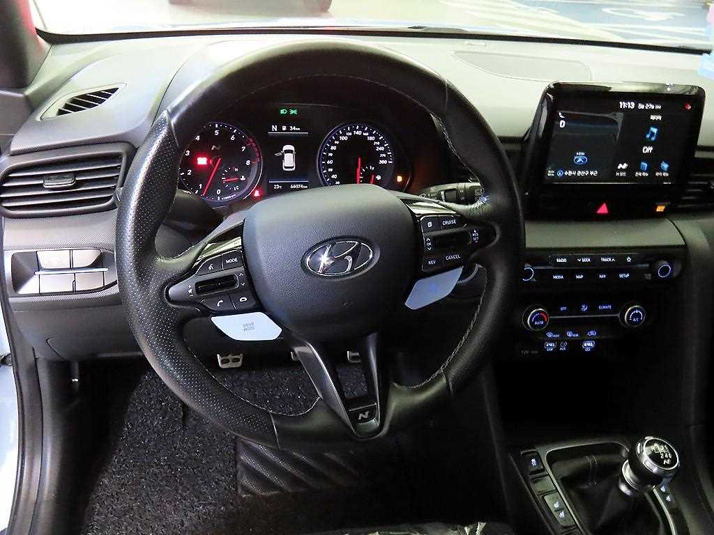 HYUNDAI Veloster - Vista 8