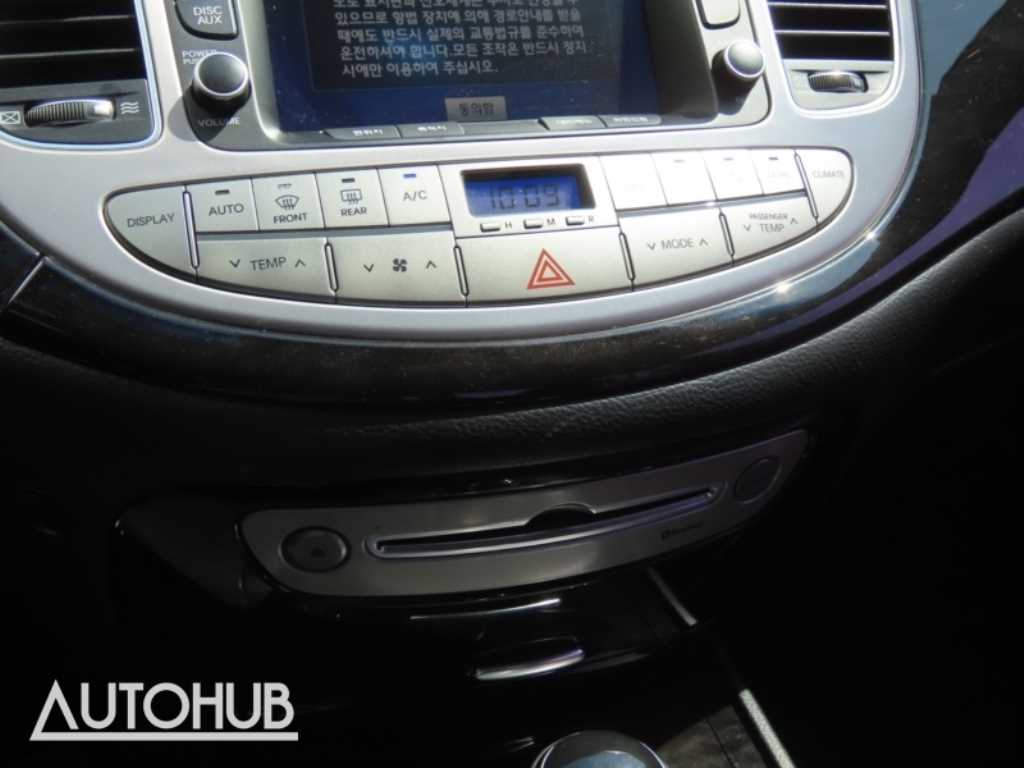 HYUNDAI Genesis - Vista 8
