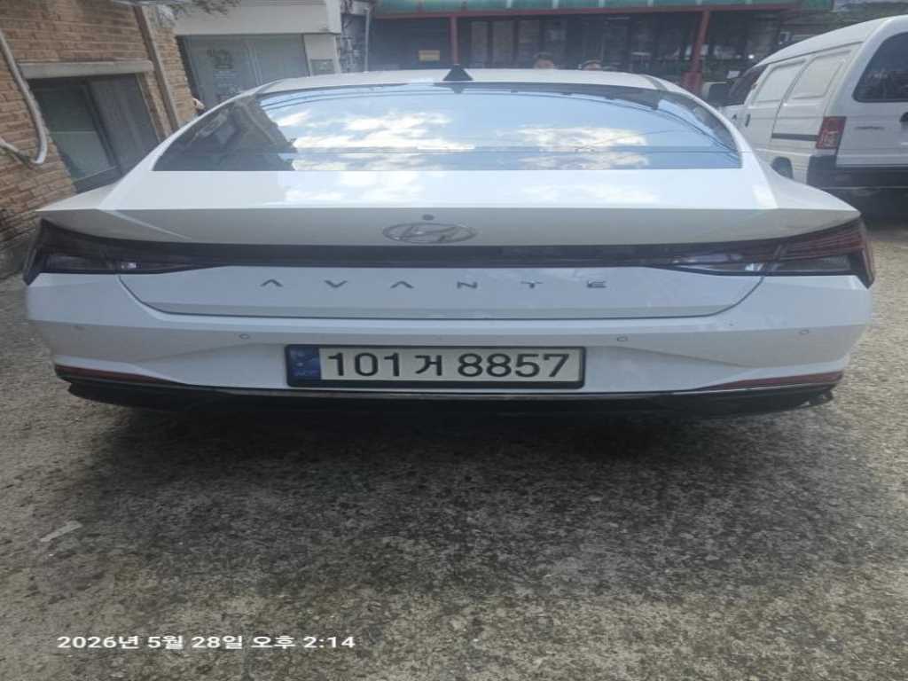 HYUNDAI Avante - Vista 3
