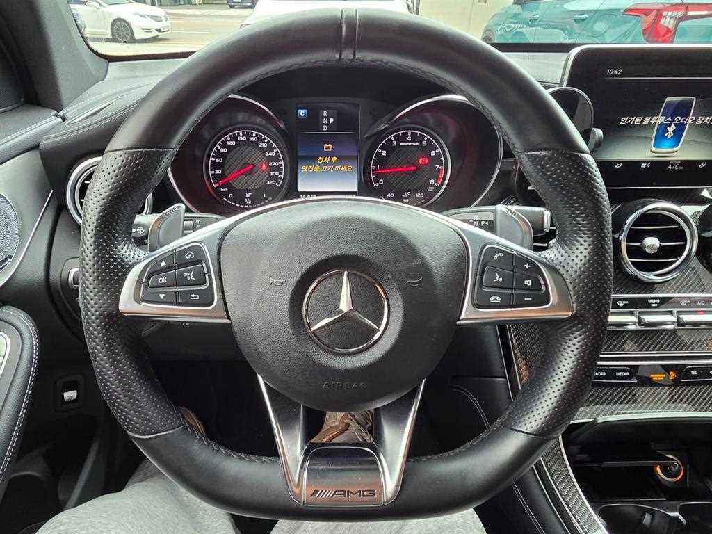 Mercedes Benz GLC Class - Vista 6