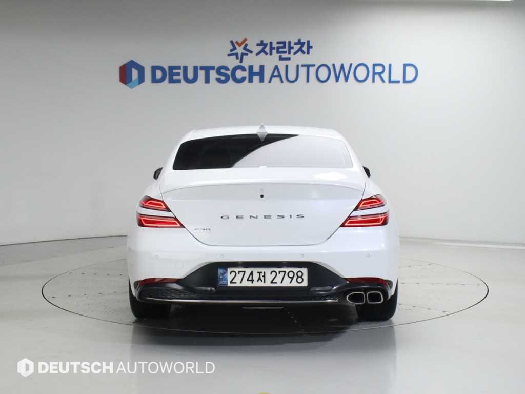Genesis G70 - Vista 4