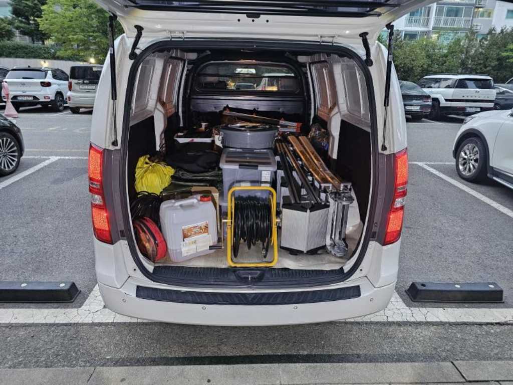 HYUNDAI Starex - Vista 4