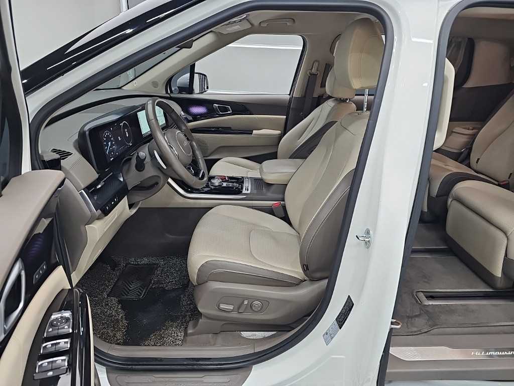 KIA Carnival - Vista 11