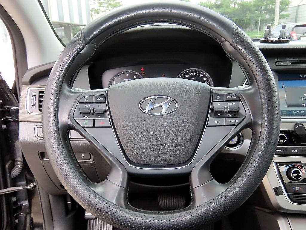 HYUNDAI Sonata - Vista 8