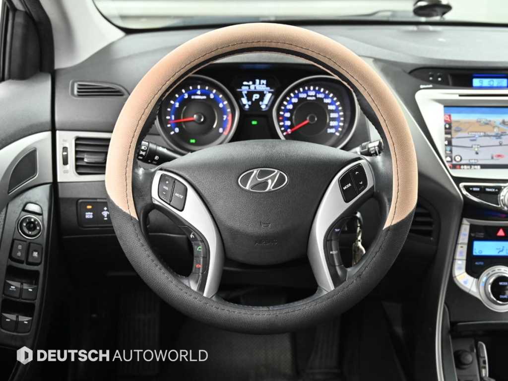 HYUNDAI Avante 2011 Plateado - Importación desde Corea - HF Imports Iquique - Foto 13