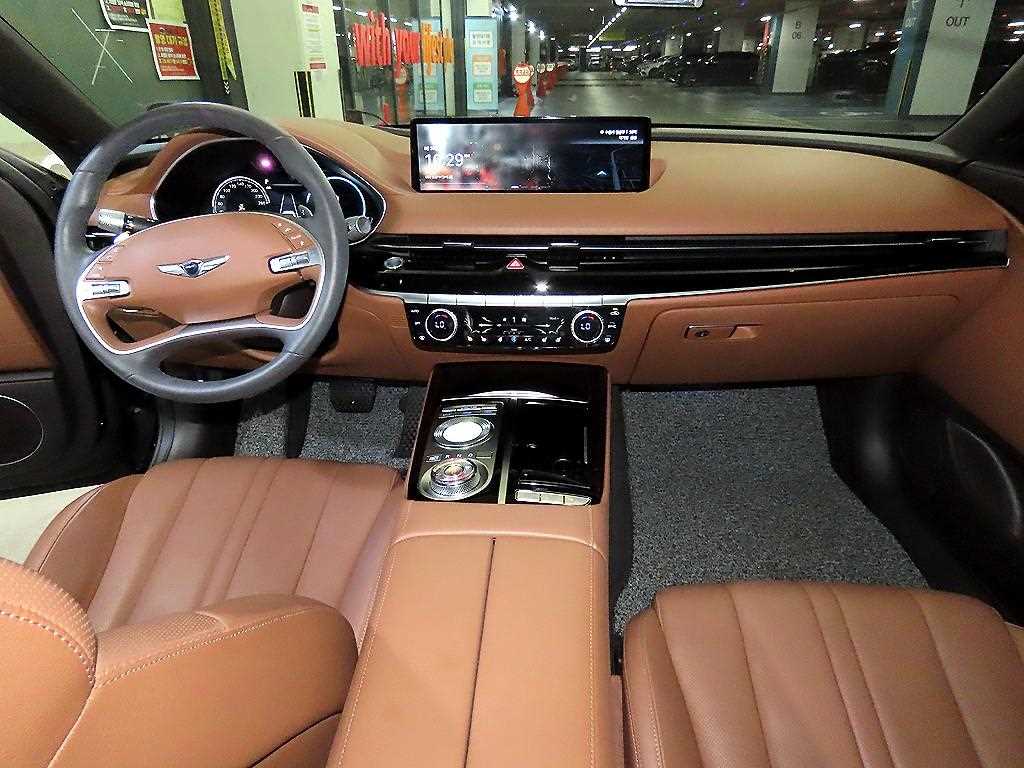 Genesis G80 - Vista 10