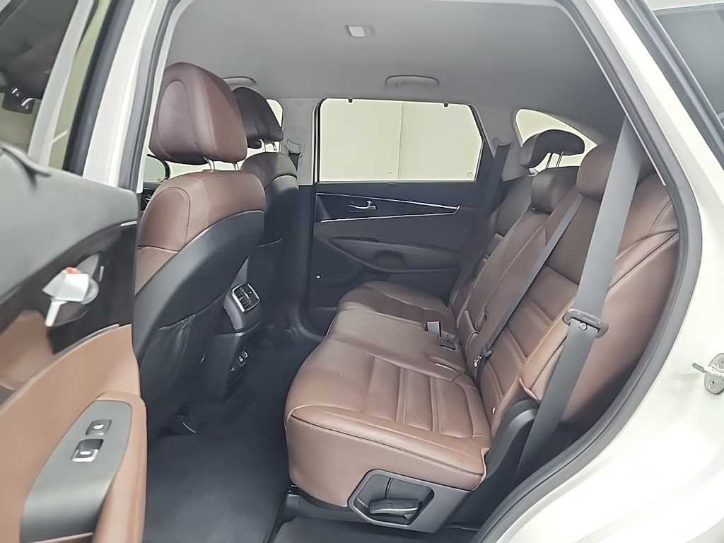 KIA Sorento - Vista 12