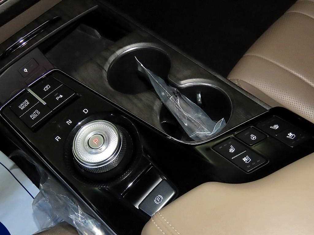 KIA K8 - Vista 12