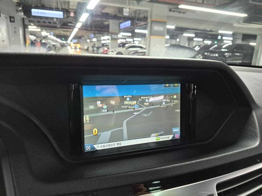 Mercedes Benz E class - Vista 11