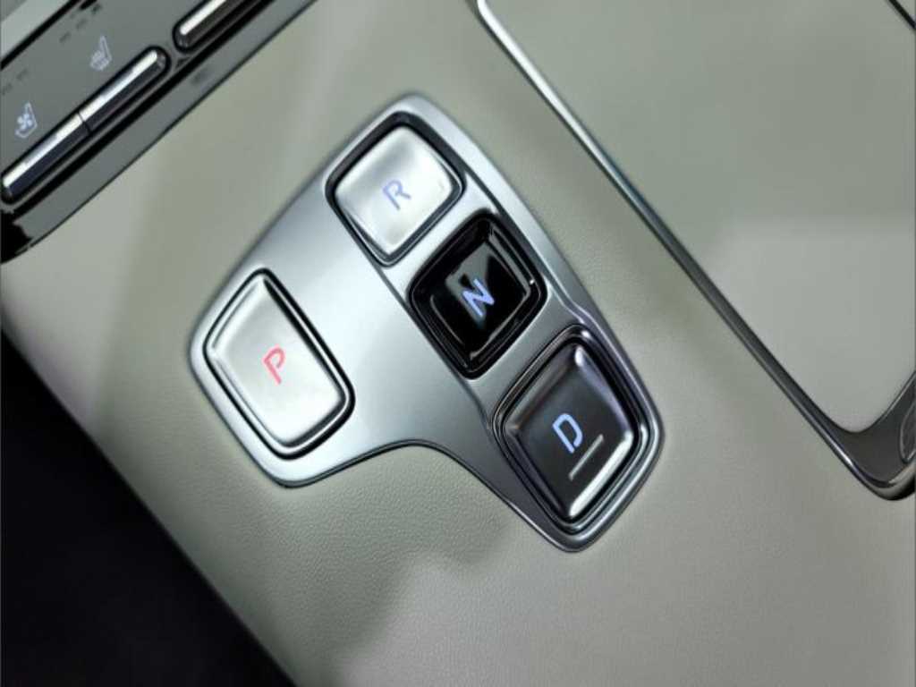 HYUNDAI Grandeur - Vista 11