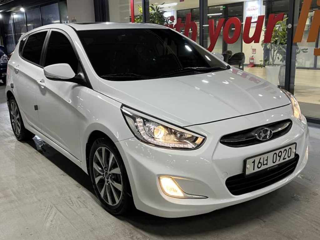 HYUNDAI Accent 2016 Blanco - Importación desde Corea - HF Imports Iquique - Foto 1