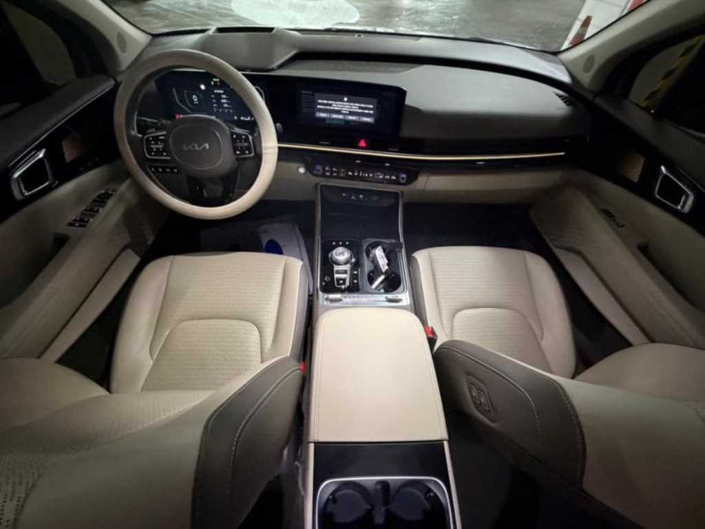 KIA Carnival - Vista 6
